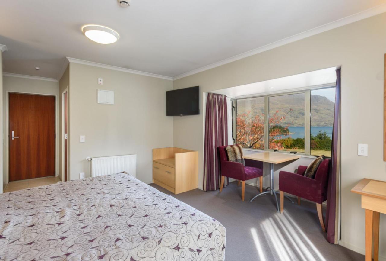 Queenstown Motel Apartments (Adults Only) מראה חיצוני תמונה