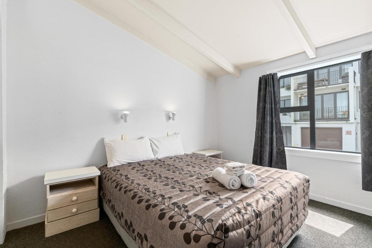 Queenstown Motel Apartments (Adults Only) מראה חיצוני תמונה
