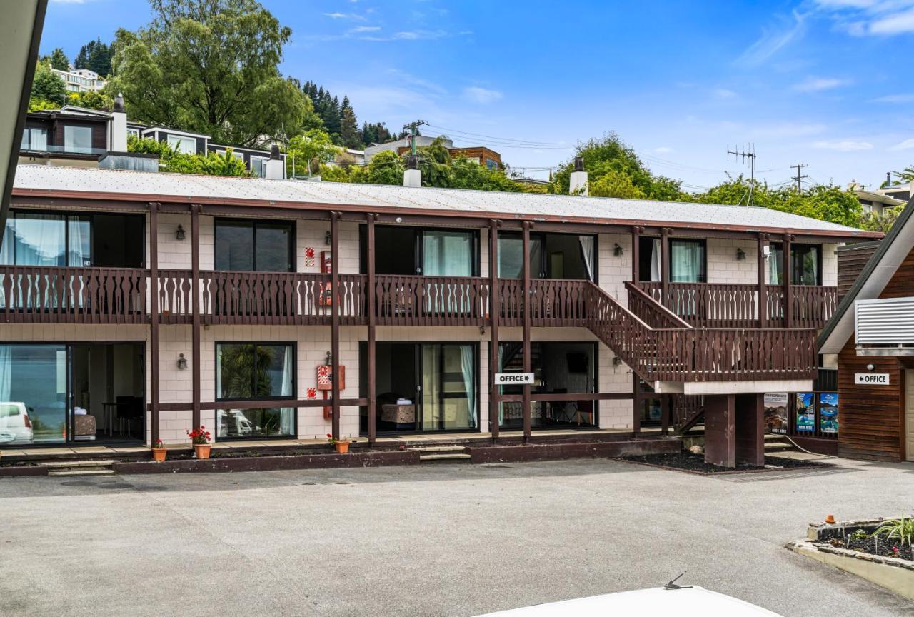 Queenstown Motel Apartments (Adults Only) מראה חיצוני תמונה