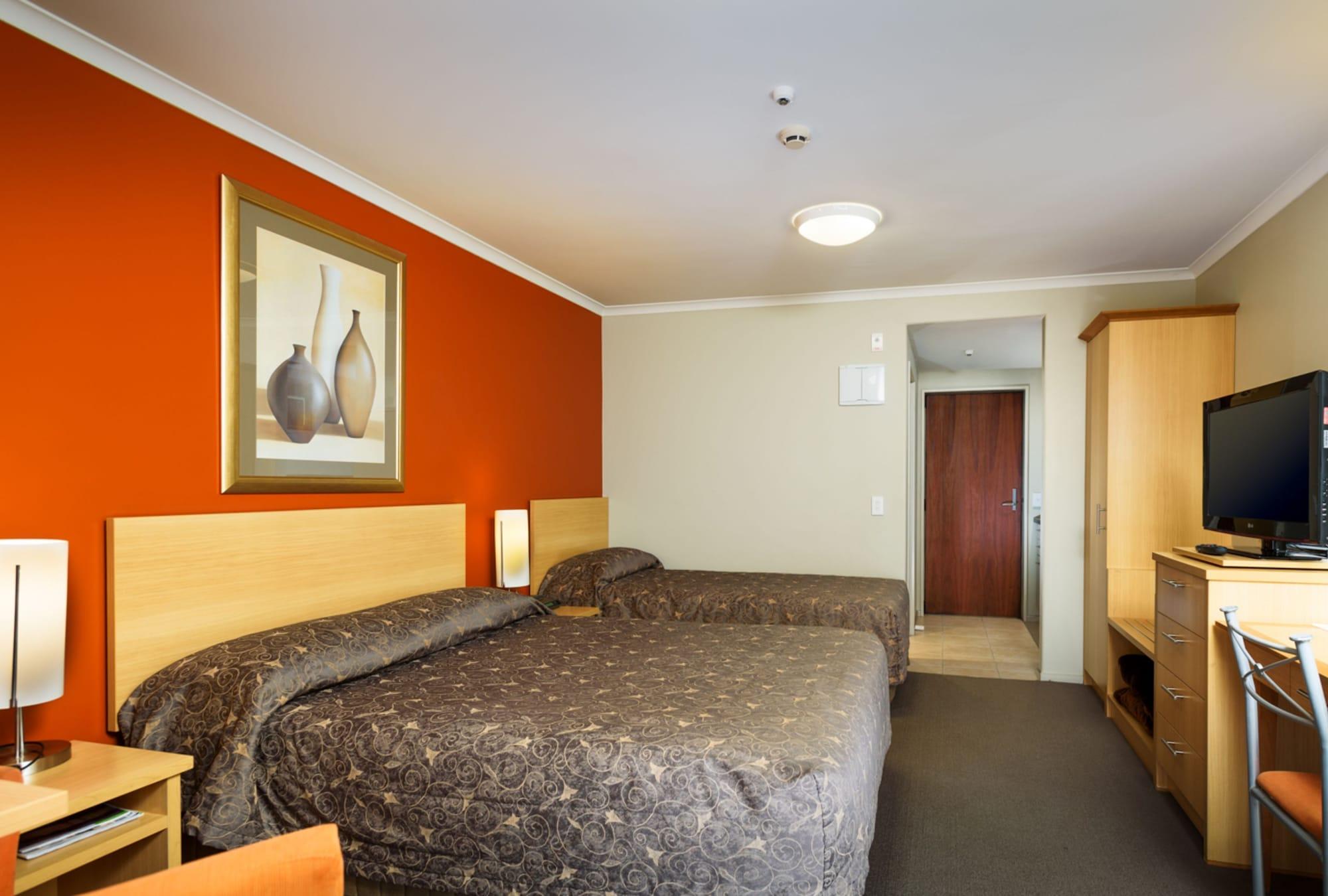 Queenstown Motel Apartments (Adults Only) מראה חיצוני תמונה