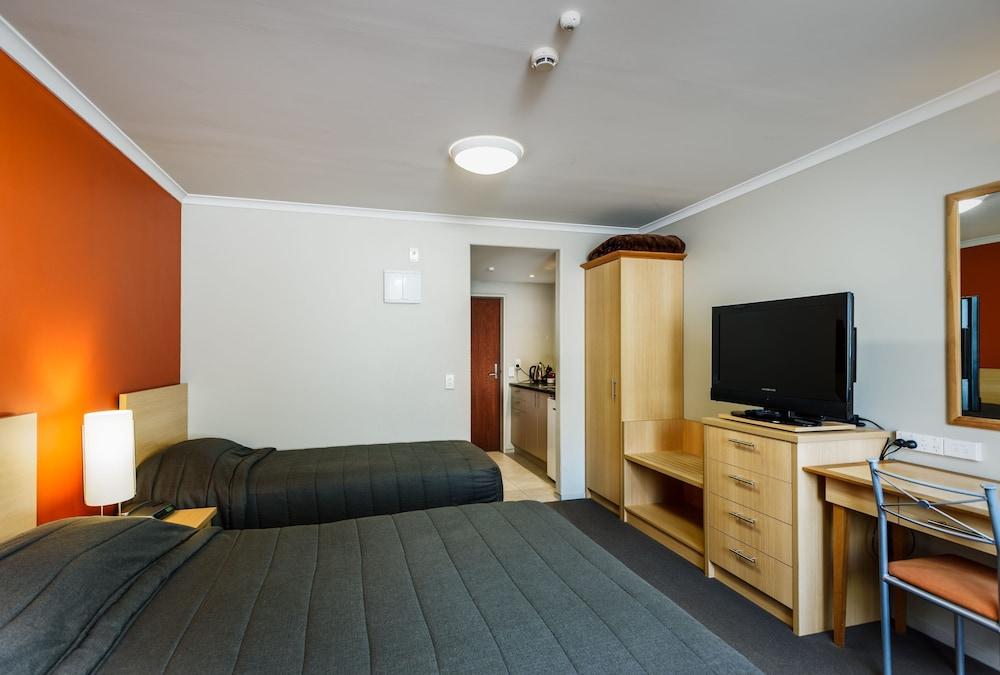 Queenstown Motel Apartments (Adults Only) מראה חיצוני תמונה