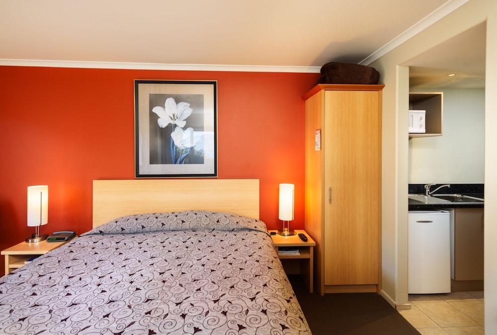 Queenstown Motel Apartments (Adults Only) מראה חיצוני תמונה
