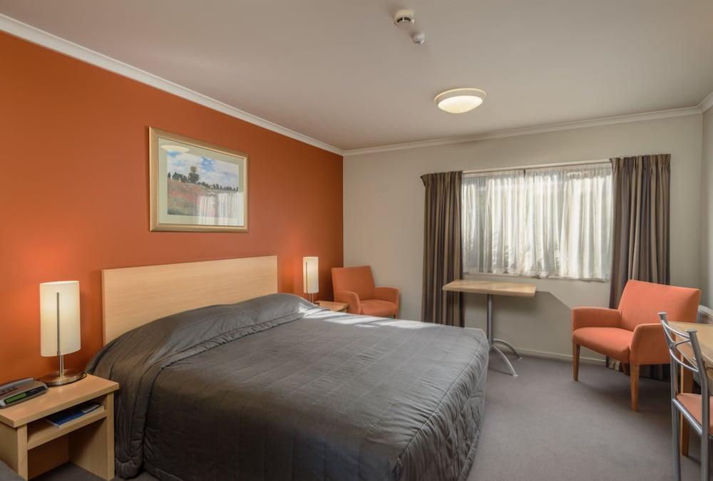 Queenstown Motel Apartments (Adults Only) מראה חיצוני תמונה