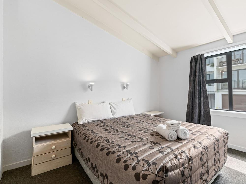 Queenstown Motel Apartments (Adults Only) מראה חיצוני תמונה