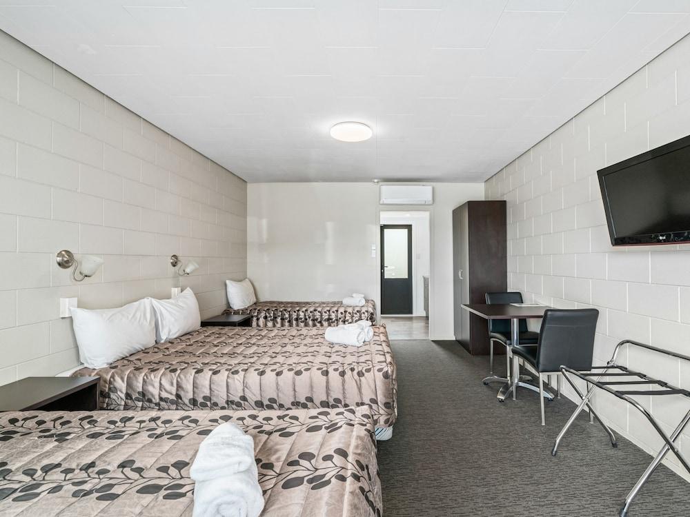 Queenstown Motel Apartments (Adults Only) מראה חיצוני תמונה