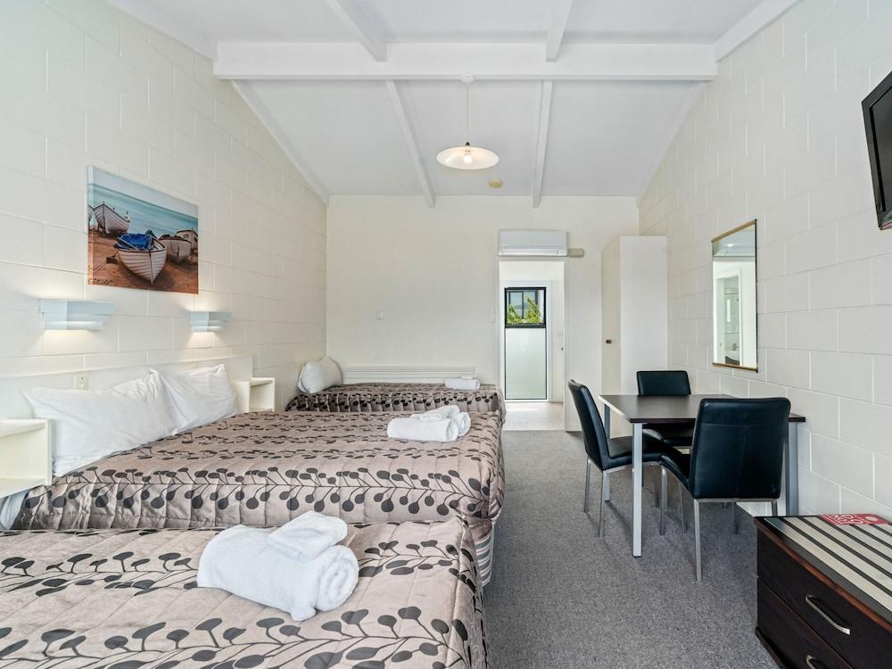 Queenstown Motel Apartments (Adults Only) מראה חיצוני תמונה
