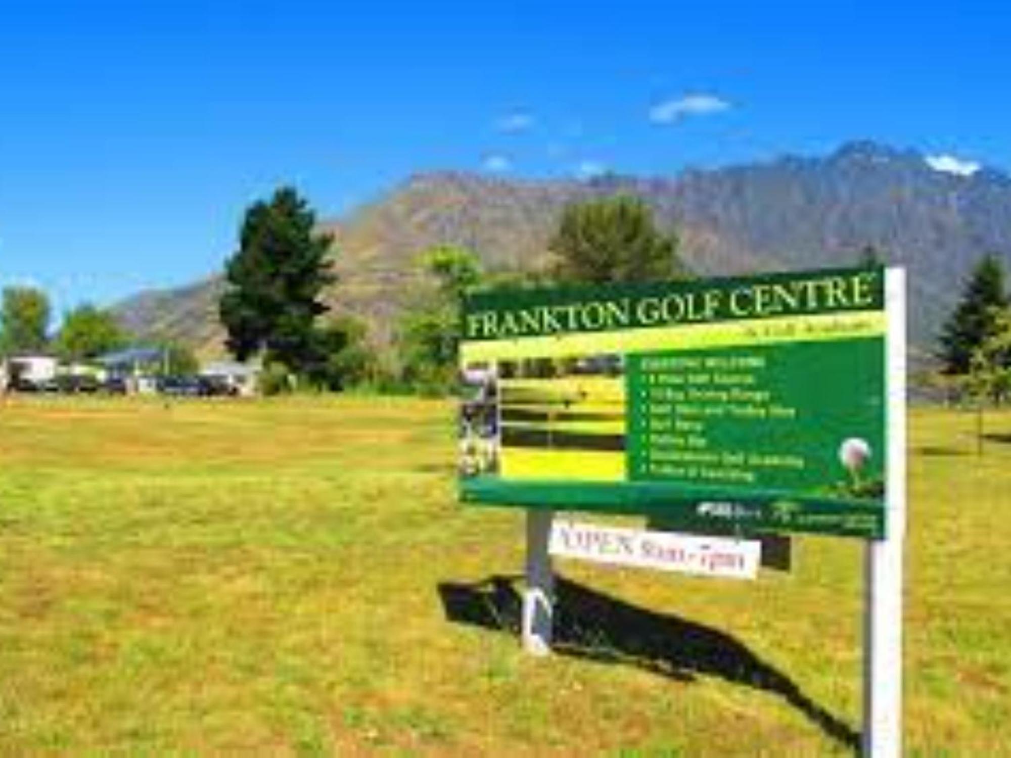 Queenstown Motel Apartments (Adults Only) מראה חיצוני תמונה