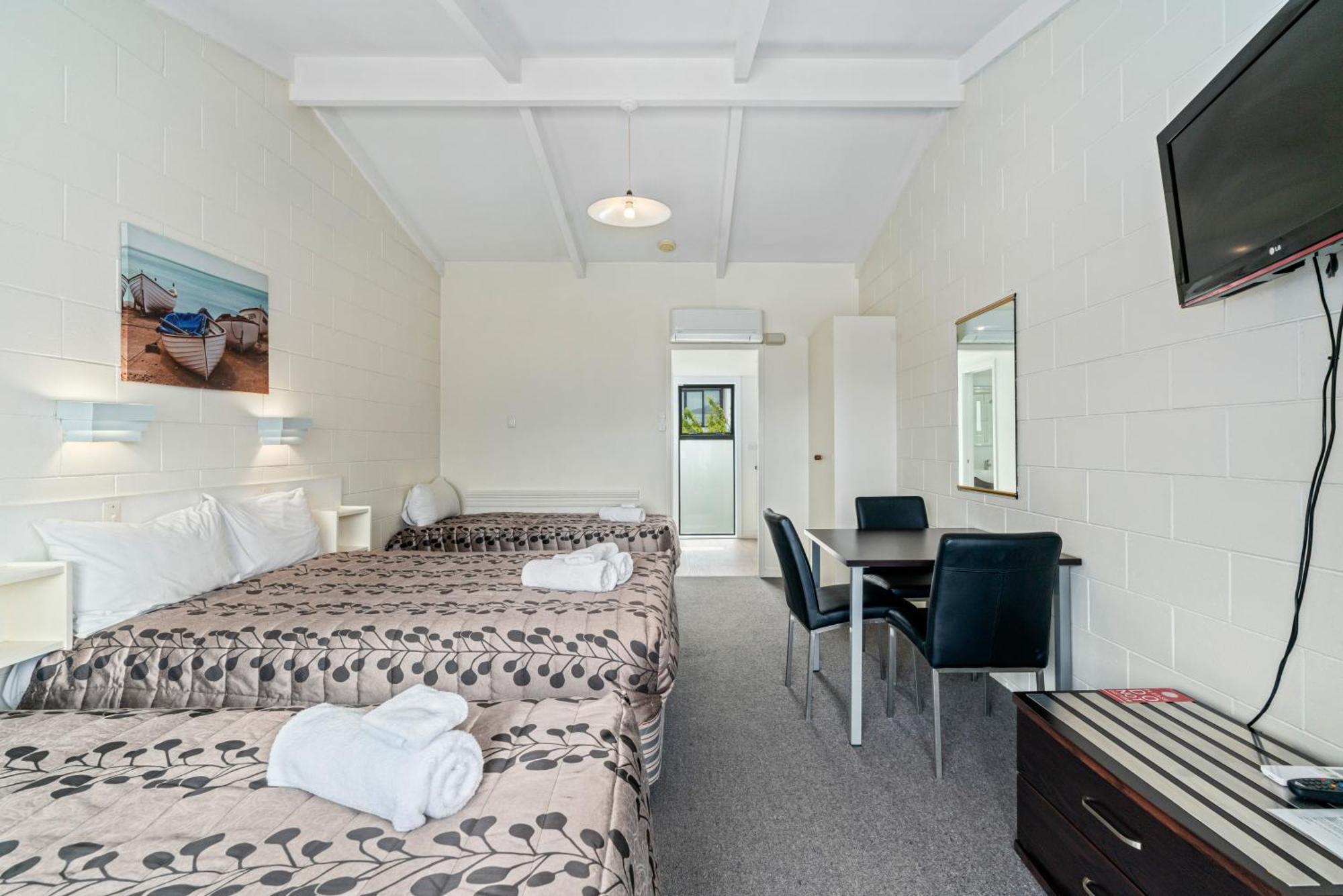 Queenstown Motel Apartments (Adults Only) חדר תמונה