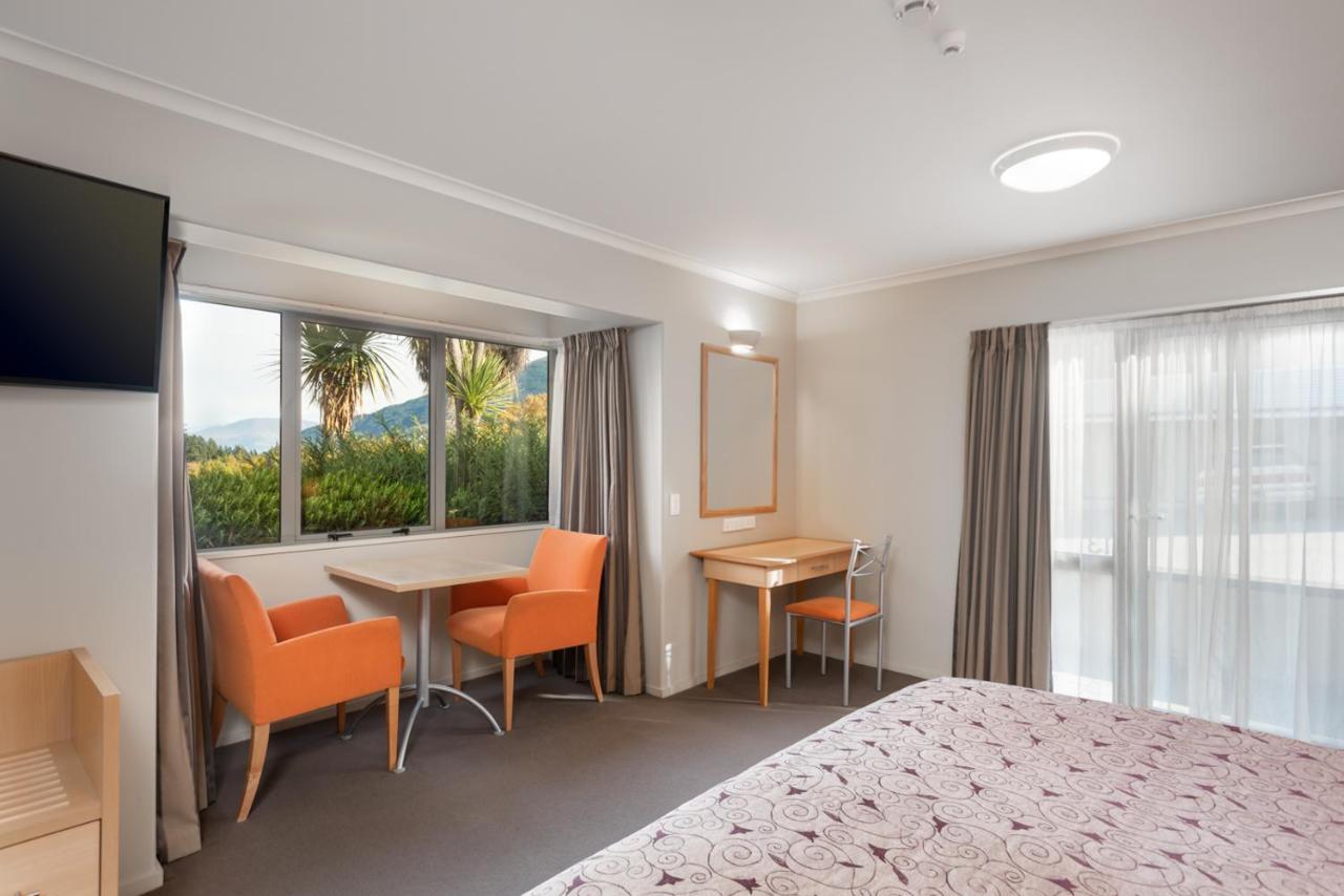 Queenstown Motel Apartments (Adults Only) מראה חיצוני תמונה
